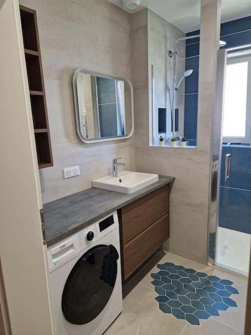 Appartement Cosy Neudorf Climatise Wifi 90M2 Strasbourg Extérieur photo